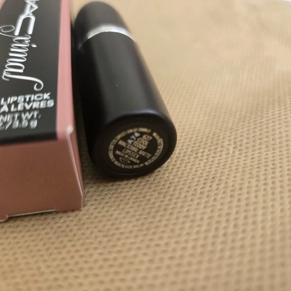 MAC CooL Teddy Macximal Silky Matte Lipstick - Picture 3 of 5